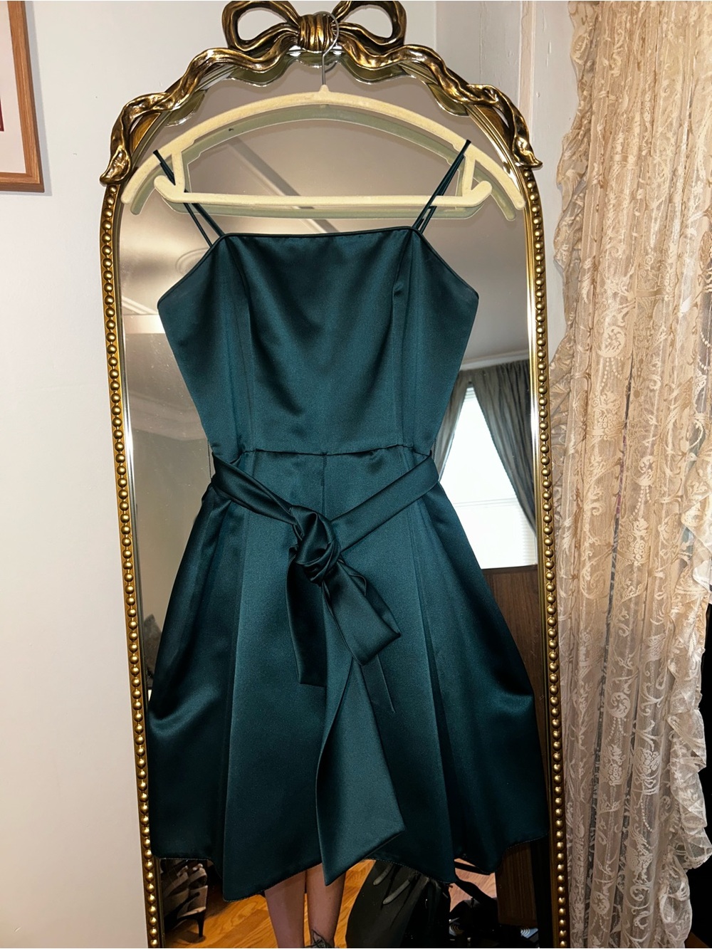 Donna Ricco Emerald Green Satin Mini Dress with Waist Bow
